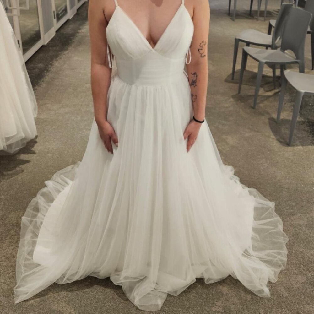 NWT - Size 4 - David's Bridal A-Line Gown (With Pockets!!!)